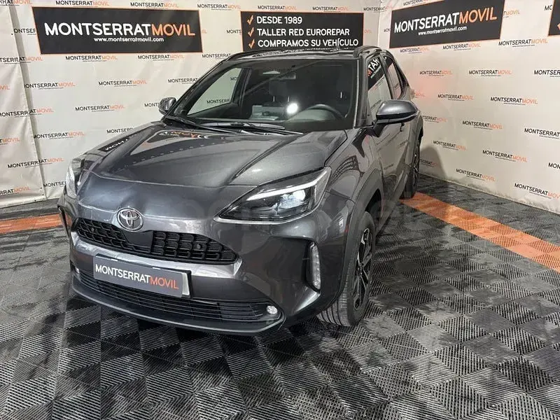 Nuevo Toyota Yaris Cross Active 130 CV (95 kW) 2026 Gris / plata SUV