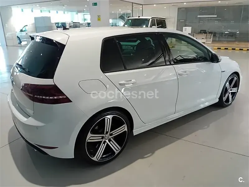 Usado VW Golf VII R 300 CV (220 kW) 2016 Blanco Berlina
