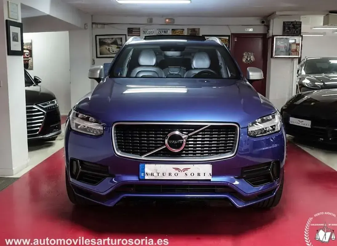 Usado Volvo XC90 R-Design 400 CV (294 kW) 2018 Azul SUV