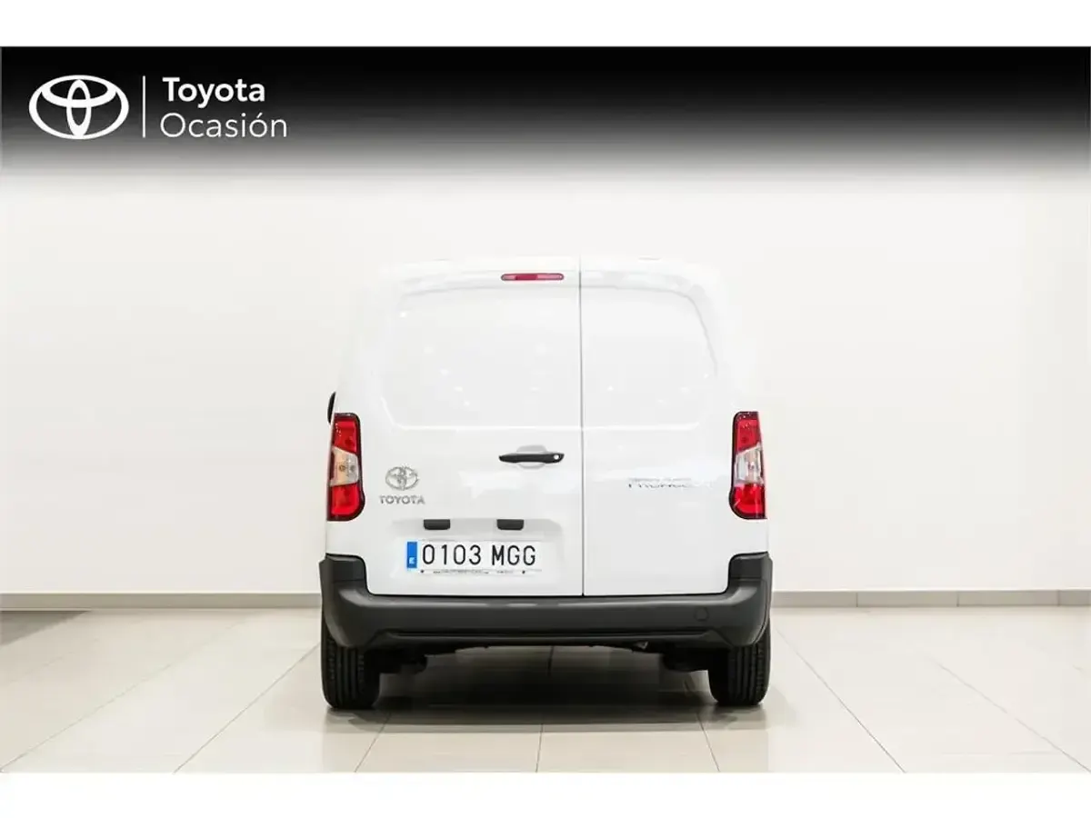 Używany Toyota Proace City City 100 KM (73 kW) 2023 Biały Minivan
