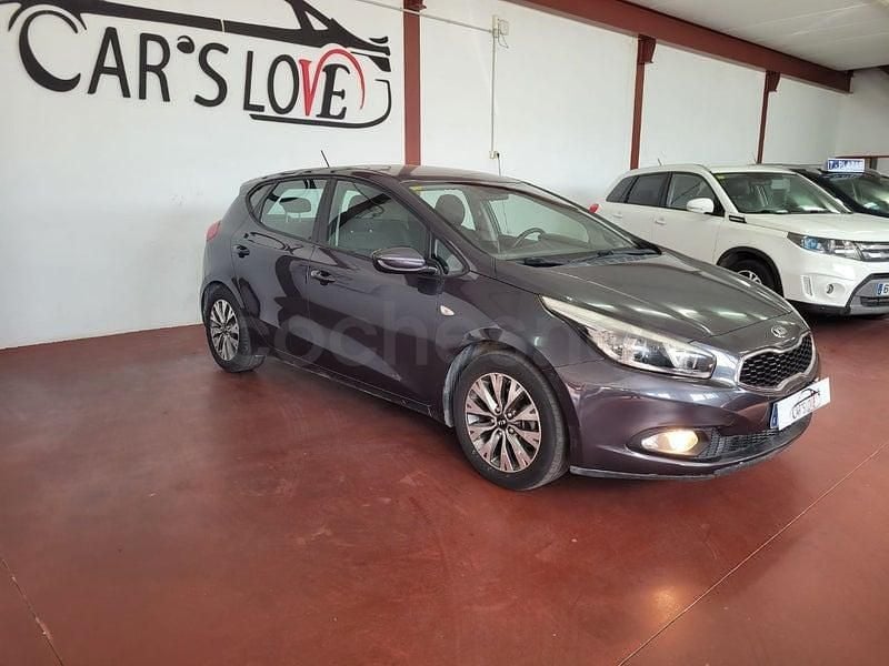 Usado Kia Ceed 100 CV (73 kW) 2015 Gris / plata Utilitario