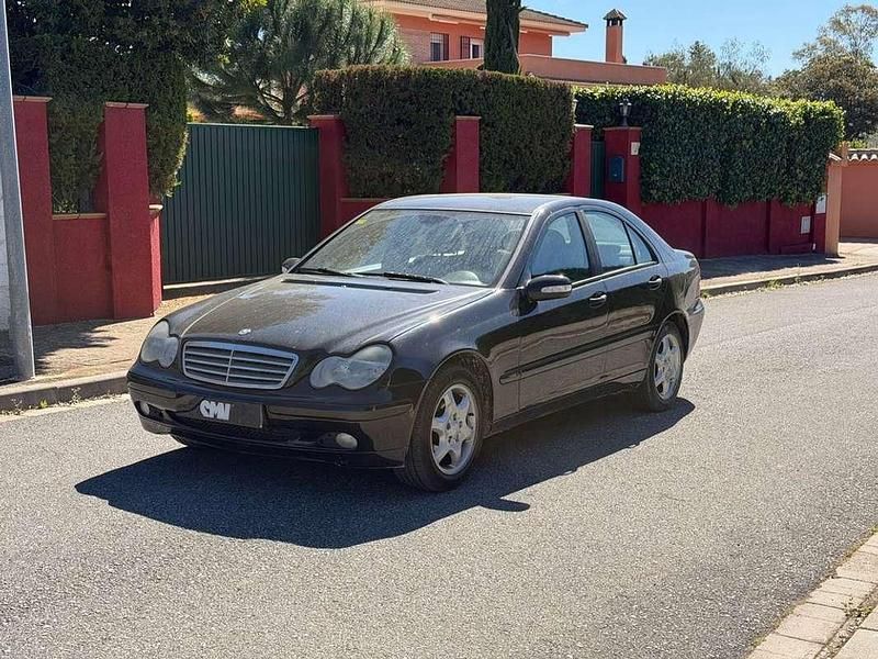 Usado Mercedes C180 Avantgarde 120 CV (88 kW) 2003 Negro Berlina