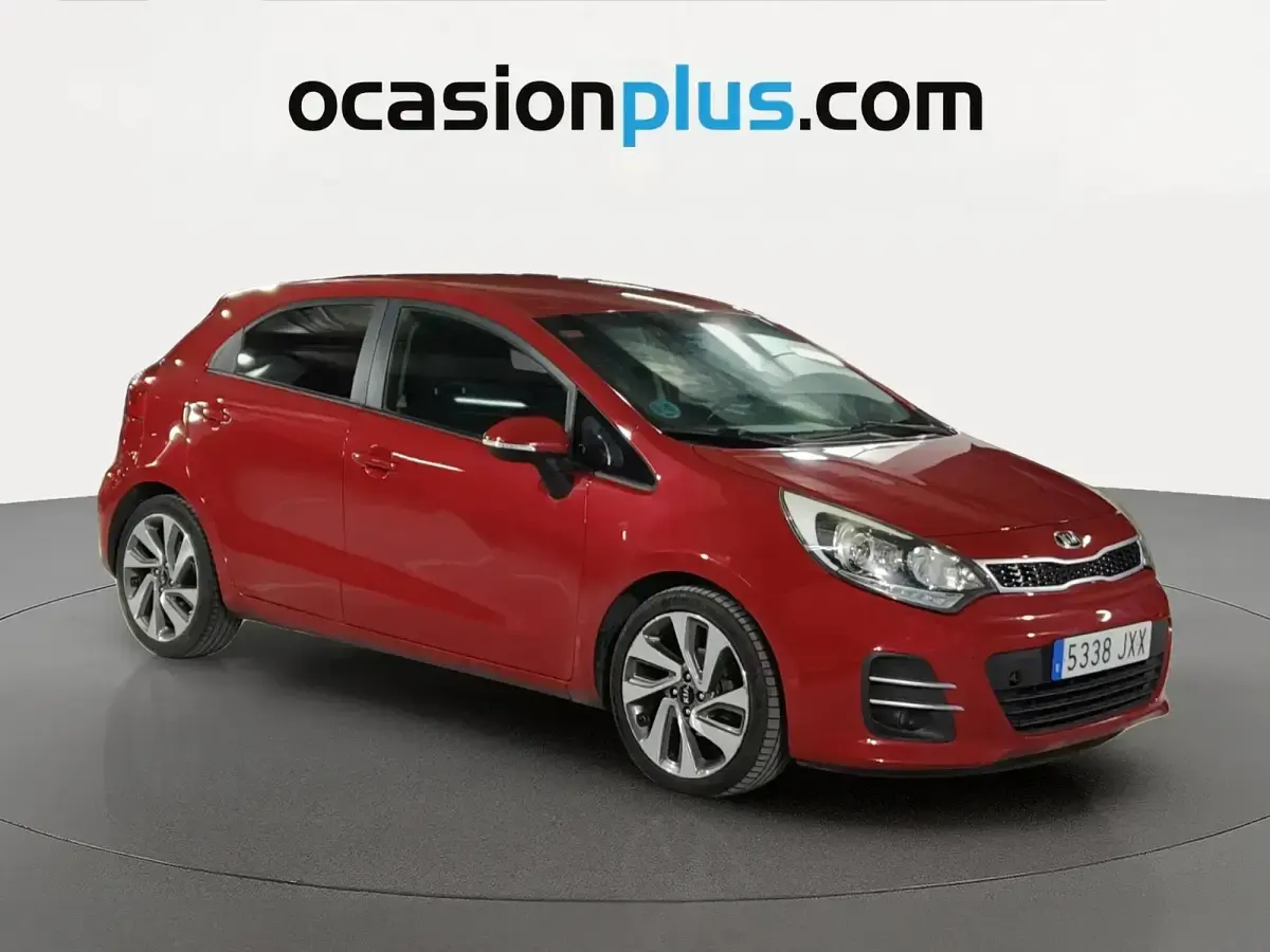 Usado Kia Rio 84 CV (61 kW) 2017 Rojo Berlina