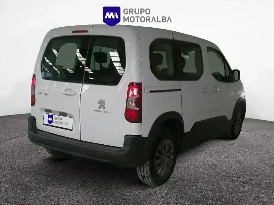 Usado Peugeot Rifter Active 100 CV (73 kW) 2022 Blanco Monovolumen