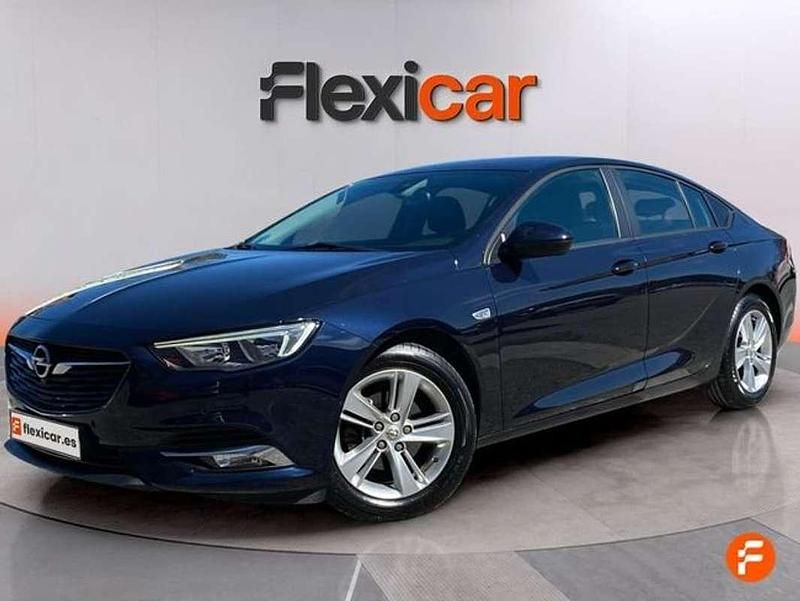 Usado Opel Insignia Selective 140 HP (102 kW) 2019 Azul Sedan