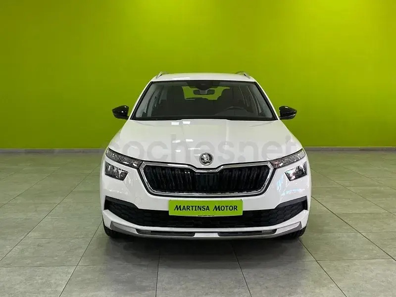 Usado Skoda Kamiq Ambition 110 CV (80 kW) 2021 Blanco SUV
