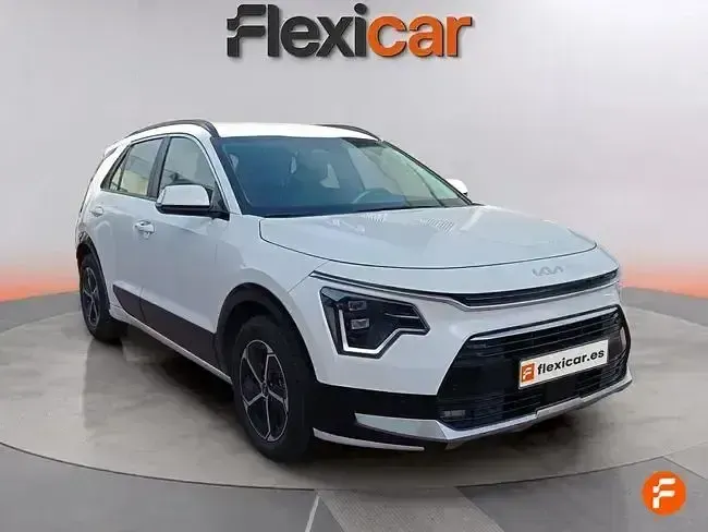 Usado Kia Niro 171 CV (125 kW) 2024 Blanco SUV