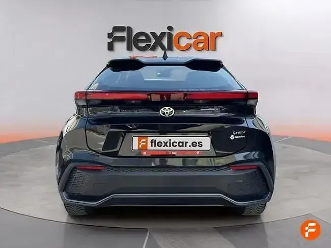 Usado Toyota C-HR Active 140 CV (102 kW) 2024 Negro SUV