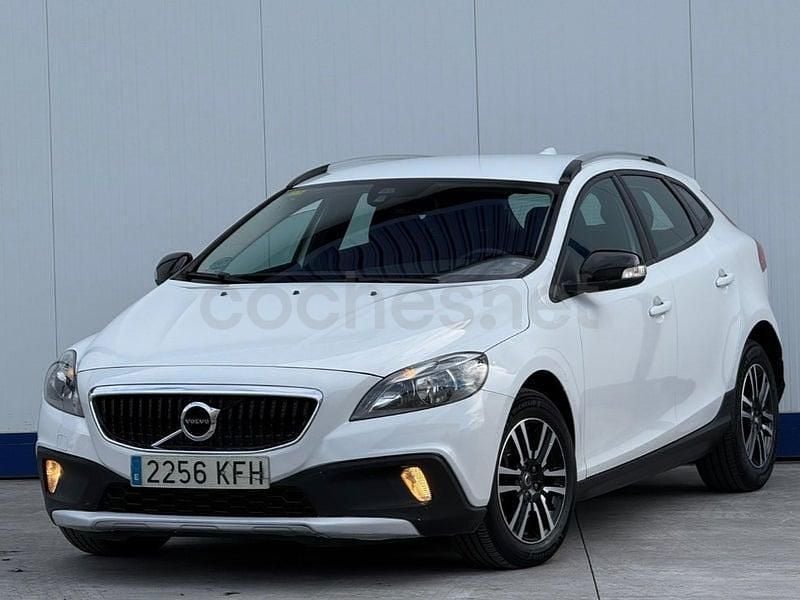 Usado Volvo V40 CC 120 CV (88 kW) 2018 Blanco Familiar