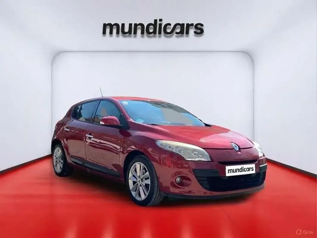Usado Renault Mégane III Dynamique 140 CV (102 kW) 2010 Rojo Utilitario