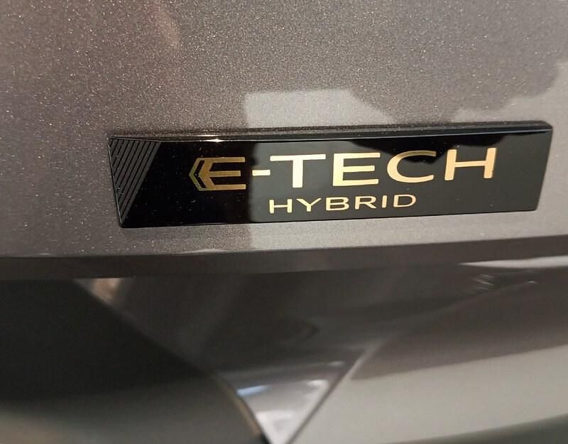 Nuevo Renault Symbioz Techno 160 CV (117 kW) 2025 Gris SUV