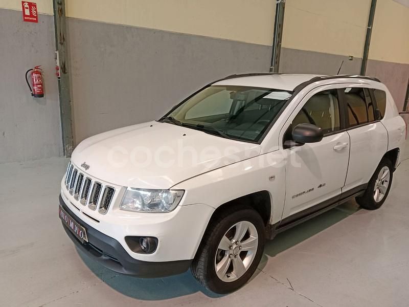 Usado Jeep Compass Sport 163 CV (119 kW) 2011 Blanco SUV
