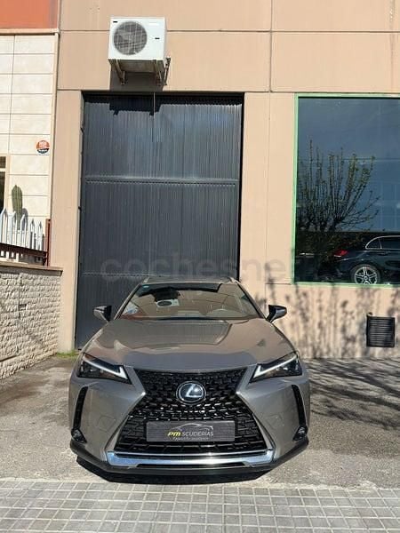 Usado Lexus UX 184 CV (135 kW) 2023 Gris / plata SUV