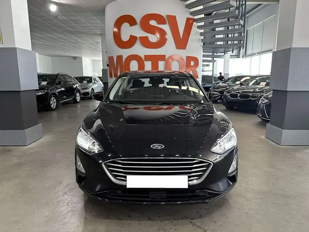 Usado Ford Focus Trend 125 CV (91 kW) 2020 Negro Utilitario