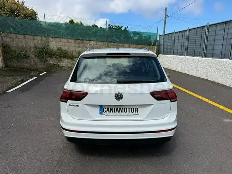 Używany VW Tiguan Edition 130 KM (95 kW) 2019 Biały SUV