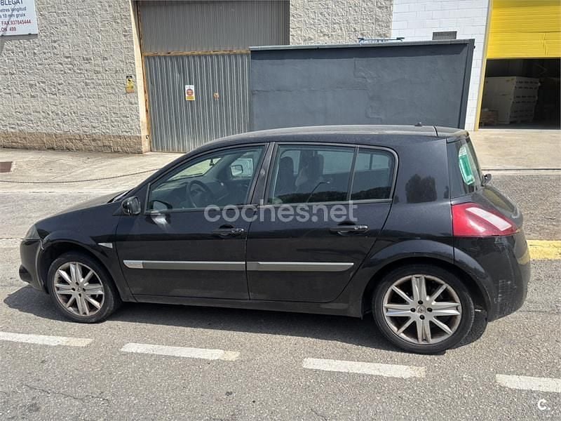 Negro Usado 2005 Renault Mégane II Dynamique Berlina | 1500 € (Super precio) - Imagen 1/3