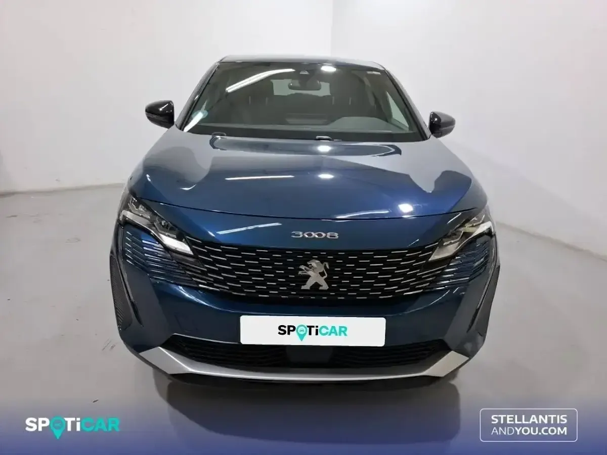 Usado Peugeot 3008 Allure 131 CV (96 kW) 2024 Azul SUV