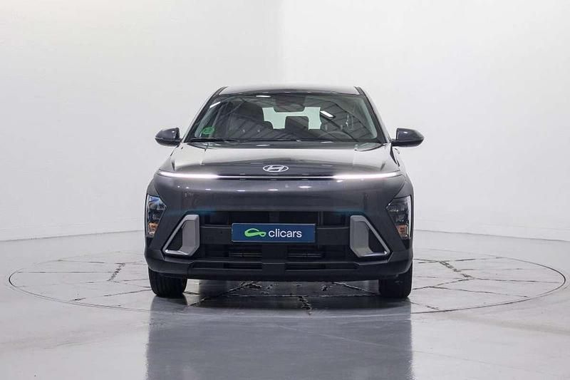 Usado Hyundai Kona 101 CV (74 kW) 2025 Gris SUV