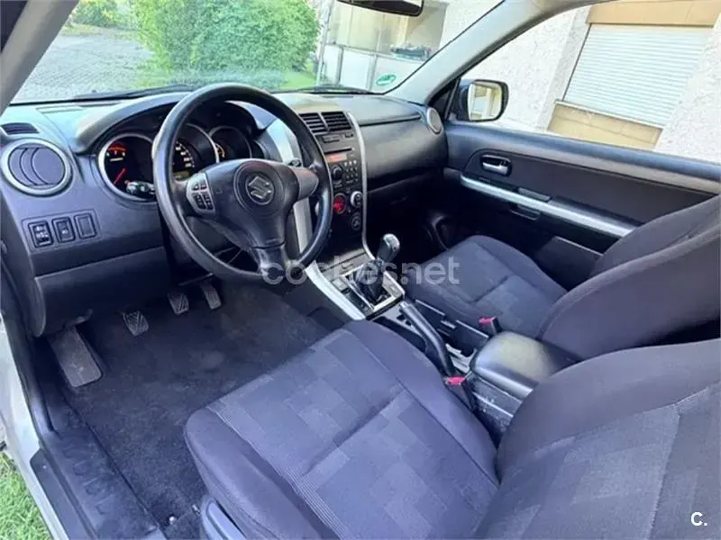 Begagnad Suzuki Grand Vitara 106 HK (77 kW) 2009 Grå SUV