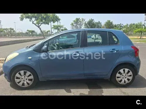 Usado Toyota Yaris 87 CV (63 kW) 2006 Azul Berlina