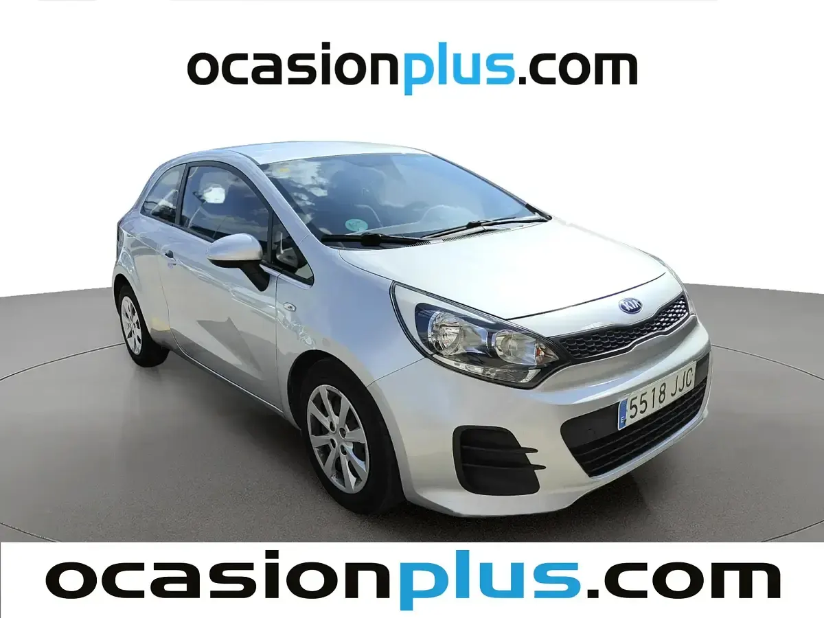 Usado Kia Rio 84 CV (61 kW) 2015 Gris Utilitario