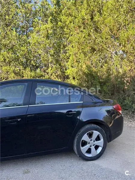 Usado Chevrolet Cruze LT 150 CV (110 kW) 2010 Negro Berlina