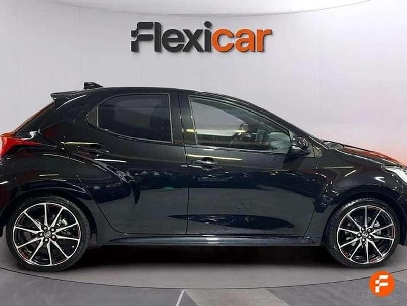 Usado Toyota Yaris Hybrid Sport 116 CV (85 kW) 2022 Negro Utilitario
