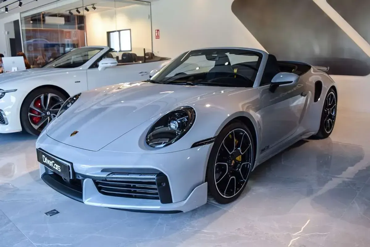 Usado Porsche 992 650 CV (478 kW) 2024 Gris Descapotable