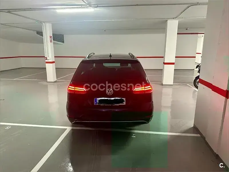Usado VW Golf VII Advance 115 CV (84 kW) 2019 Gris / plata Familiar