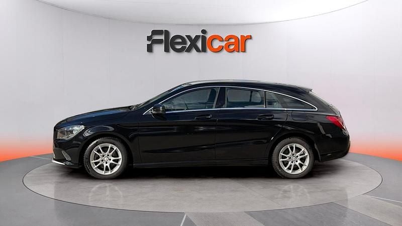 Usado Mercedes CLA180 109 CV (80 kW) 2017 Negro Berlina