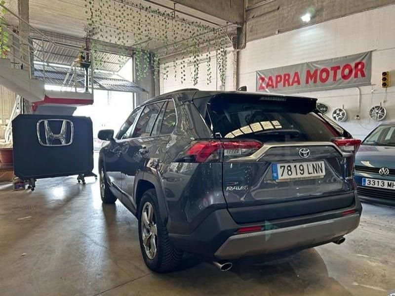 Usado Toyota RAV4 Hybrid Business Edition 222 CV (163 kW) 2021 Gris / plata SUV