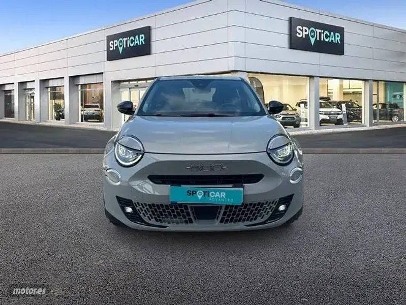 Usado Fiat 600 101 CV (74 kW) 2025 Marrón SUV