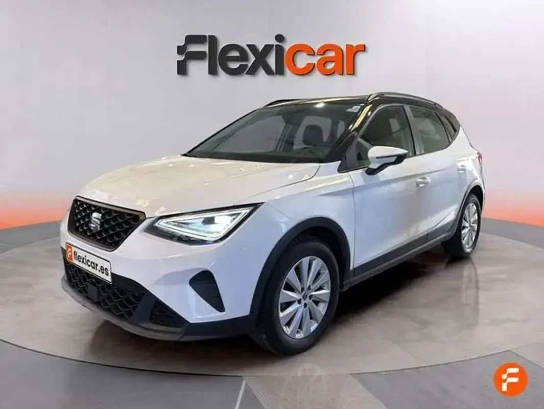 Usado Seat Arona Reference 95 CV (69 kW) 2024 Blanco SUV