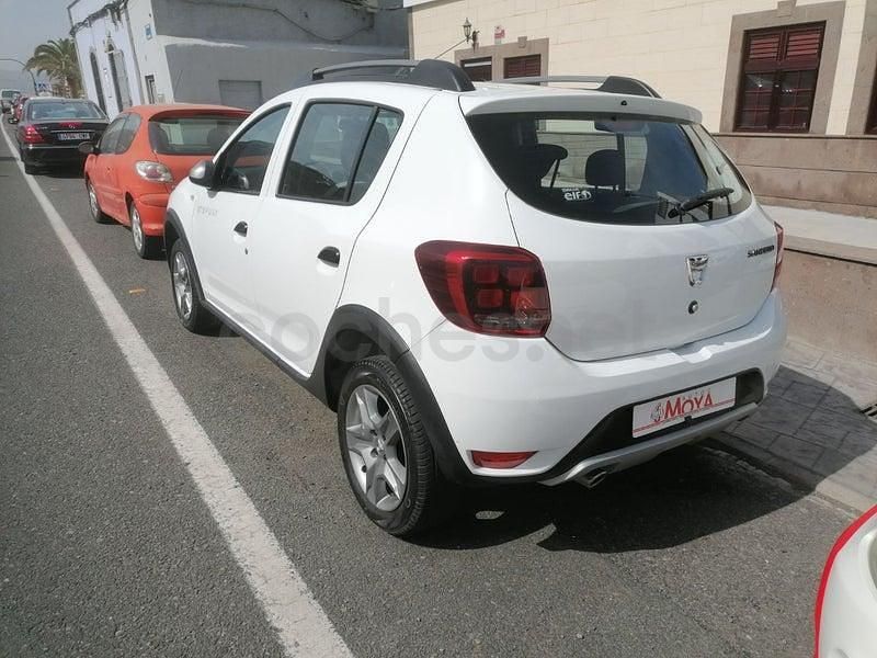 Usado Dacia Sandero Stepway 90 CV (66 kW) 2017 Blanco Berlina