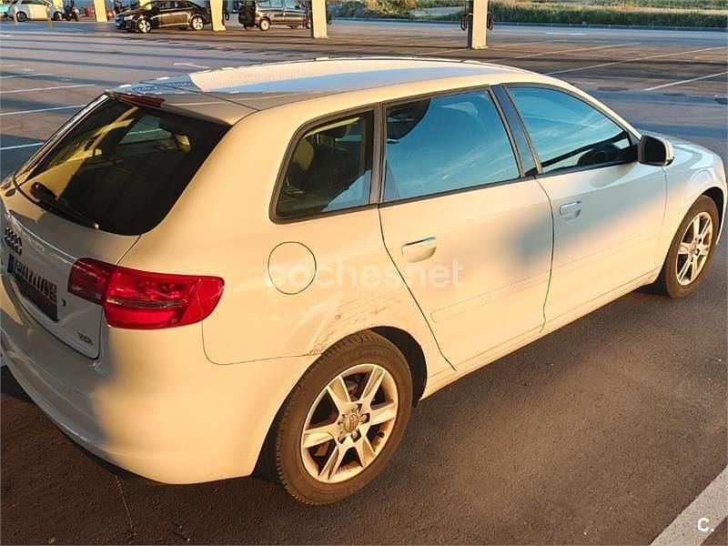 Käytetty Audi A3 Ambiente 105 HP (77 kW) 2013 Valkoinen Sedan