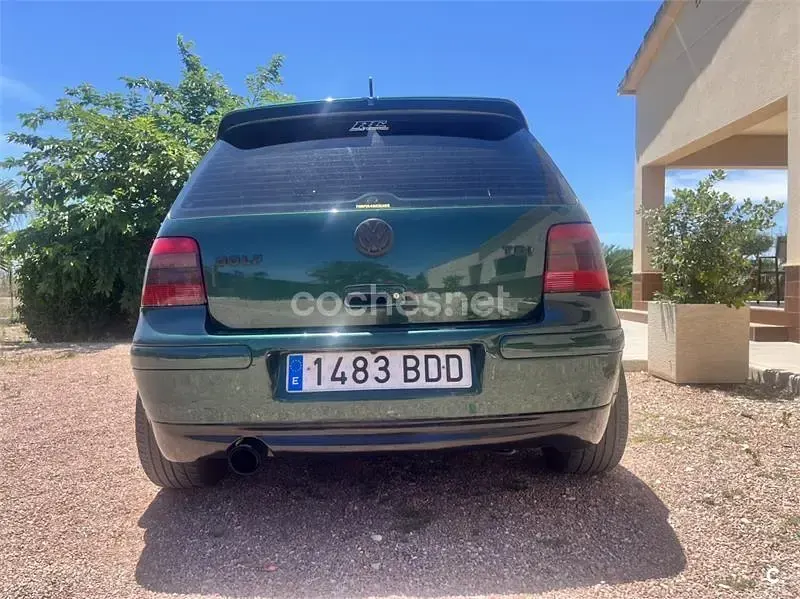 Usado VW Golf IV Highline 110 CV (80 kW) 2000 Verde Berlina