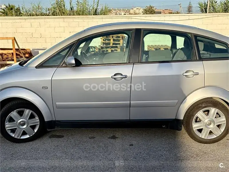 Usado Audi A2 75 CV (55 kW) 2001 Gris / plata Utilitario