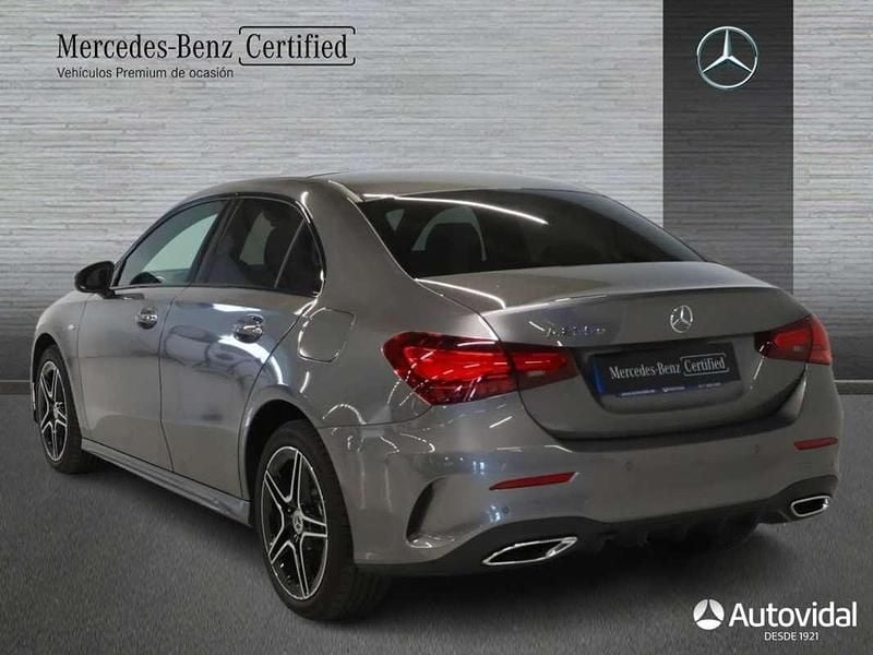 Usado Mercedes E250 218 CV (160 kW) 2025 Gris Berlina