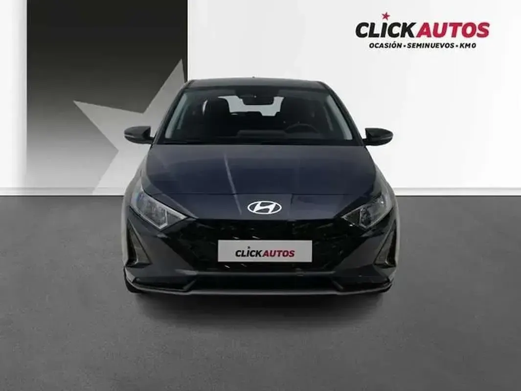 Usado Hyundai i20 101 CV (74 kW) 2026 Gris Utilitario