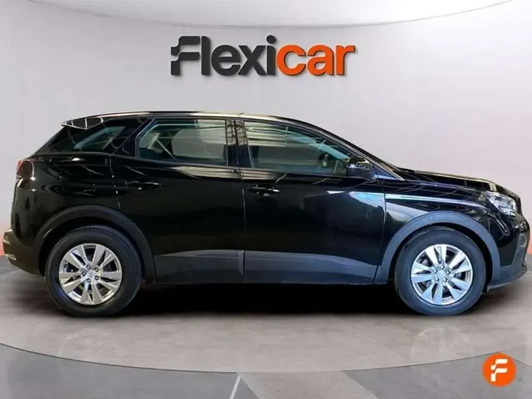 Usado Peugeot 3008 Active 120 CV (88 kW) 2017 Negro SUV