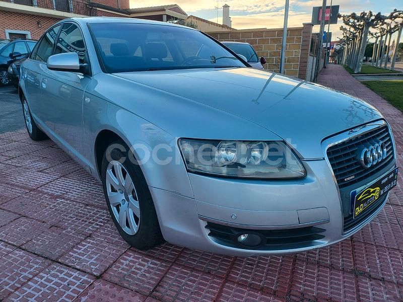 Usado Audi A6 225 CV (165 kW) 2004 Gris / plata Berlina
