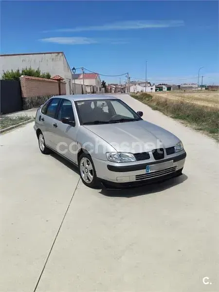 Usado Seat Cordoba Stella 90 CV (66 kW) 2000 Blanco Berlina