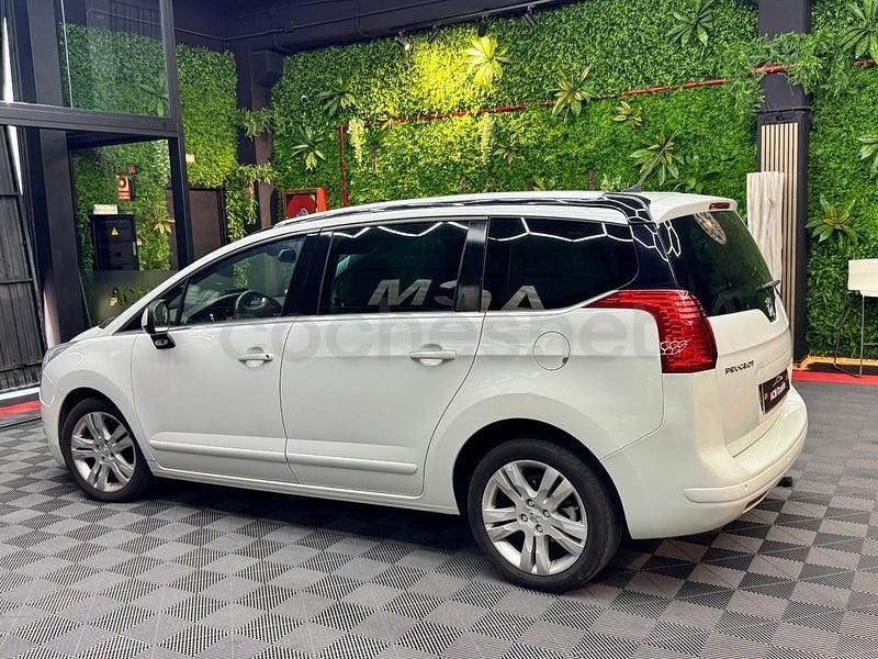 Usado Peugeot 5008 Allure 150 CV (110 kW) 2014 Blanco Monovolumen