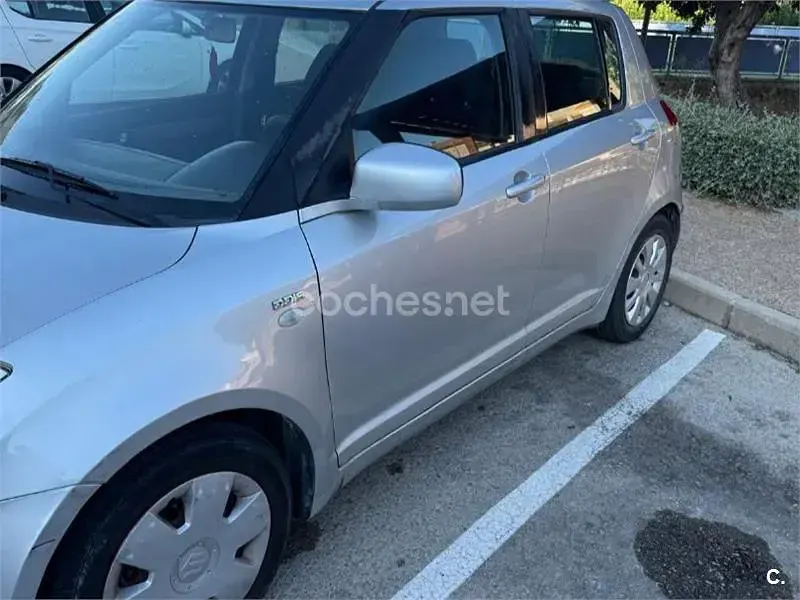 Usado Suzuki Swift GL 69 CV (50 kW) 2006 Gris / plata Utilitario