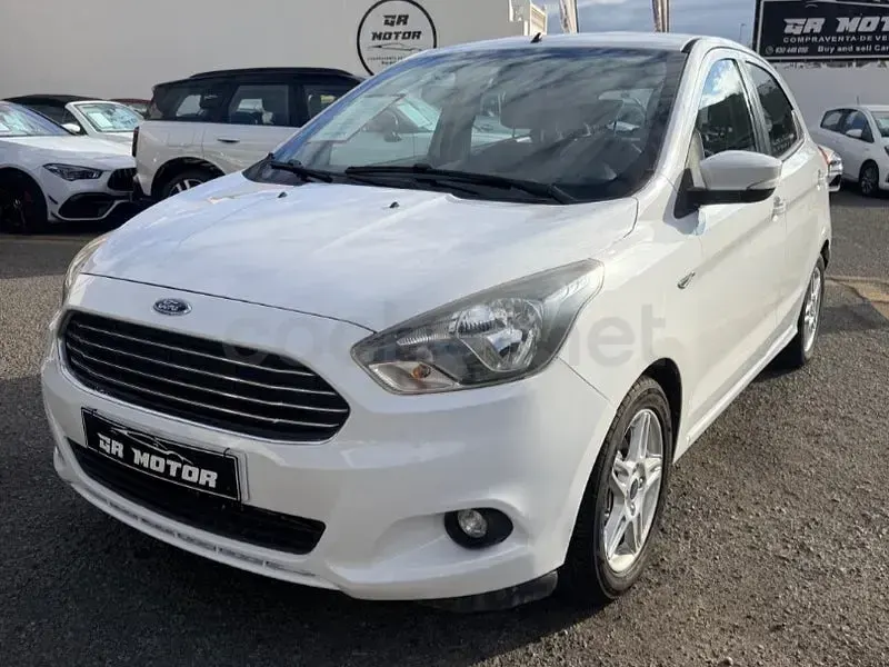 Usado Ford Ka Plus Ultimate 85 CV (62 kW) 2016 Blanco Utilitario