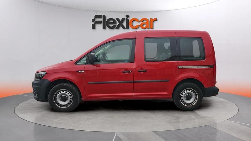 Usado VW Caddy Trendline 102 CV (75 kW) 2020 Rojo Monovolumen