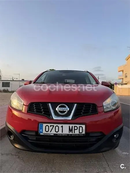 Usado Nissan Qashqai Tekna 140 CV (102 kW) 2013 Rojo SUV