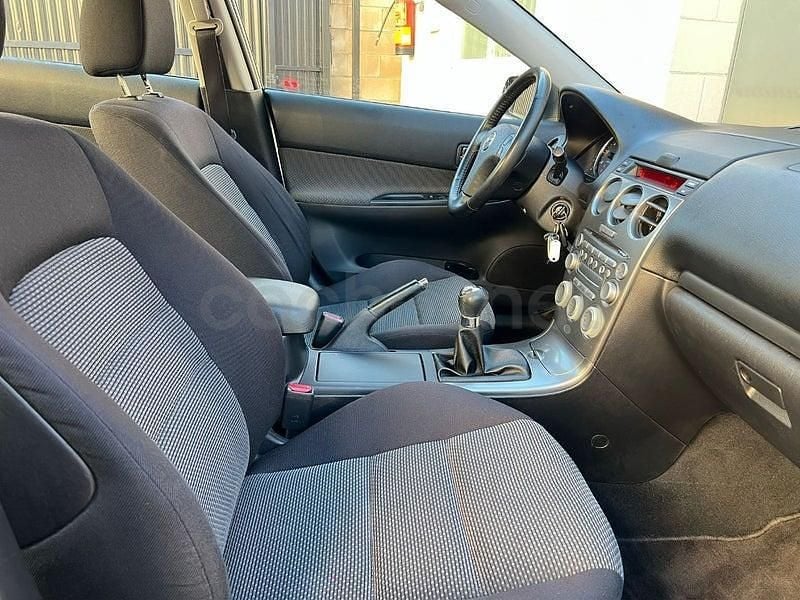 Usado Mazda 6 Active 120 CV (88 kW) 2004 Gris / plata Berlina