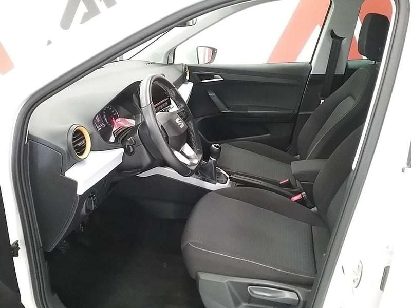 Usado Seat Arona Style 110 CV (80 kW) 2022 Blanco SUV