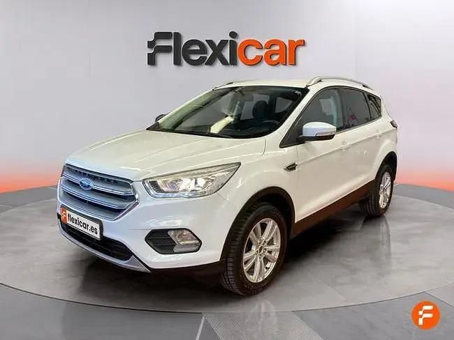 Usado Ford Kuga Trend+ 120 HP (88 kW) 2019 Branco SUV
